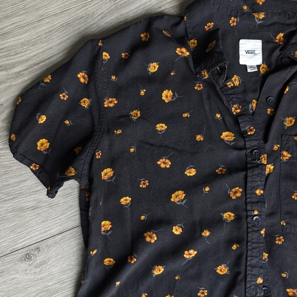 Vans Button Down Crop - Picture 3 of 4